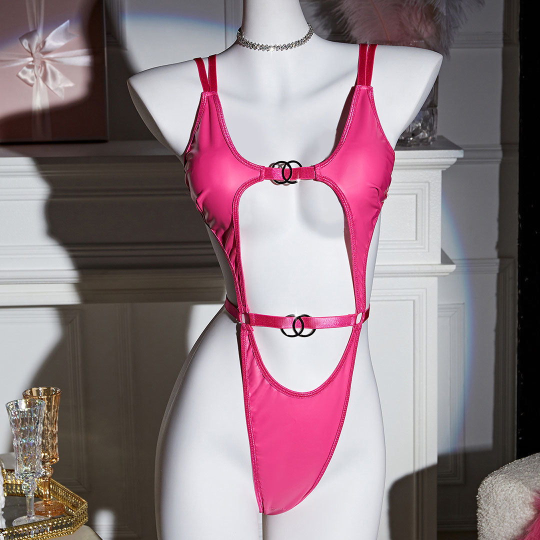 Avelina™ – Verspielte Cut-Outs. Unwiderstehliche Anziehung